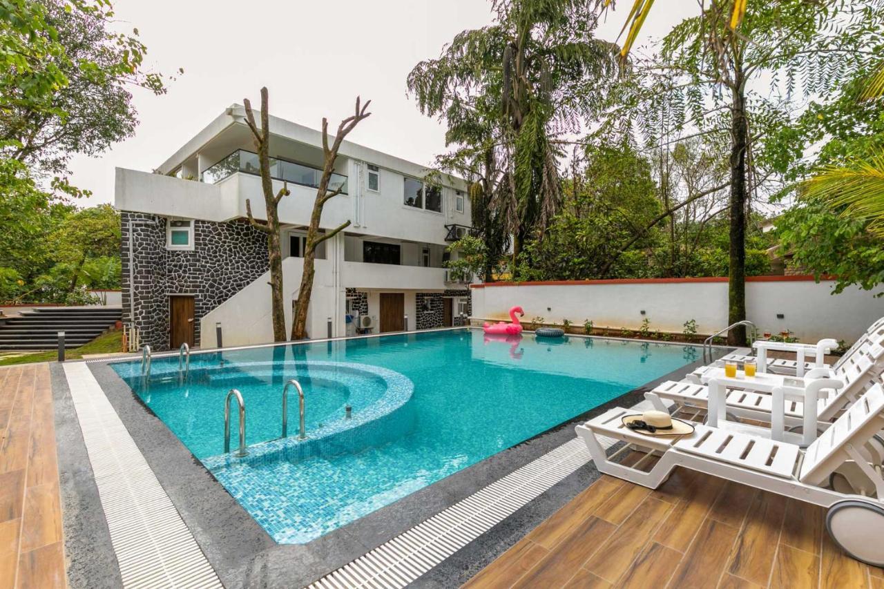 The Grey Medley By Stayvista With Mediterranean Interiors, Swimming Pool, Jacuzzi, Projector & A Lush Lawn With Gazebo لونافالا المظهر الخارجي الصورة