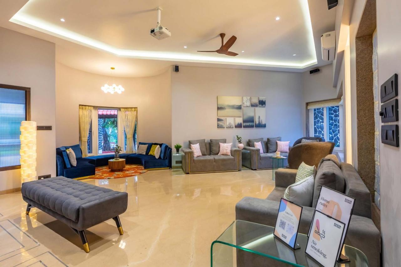 The Grey Medley By Stayvista With Mediterranean Interiors, Swimming Pool, Jacuzzi, Projector & A Lush Lawn With Gazebo لونافالا المظهر الخارجي الصورة