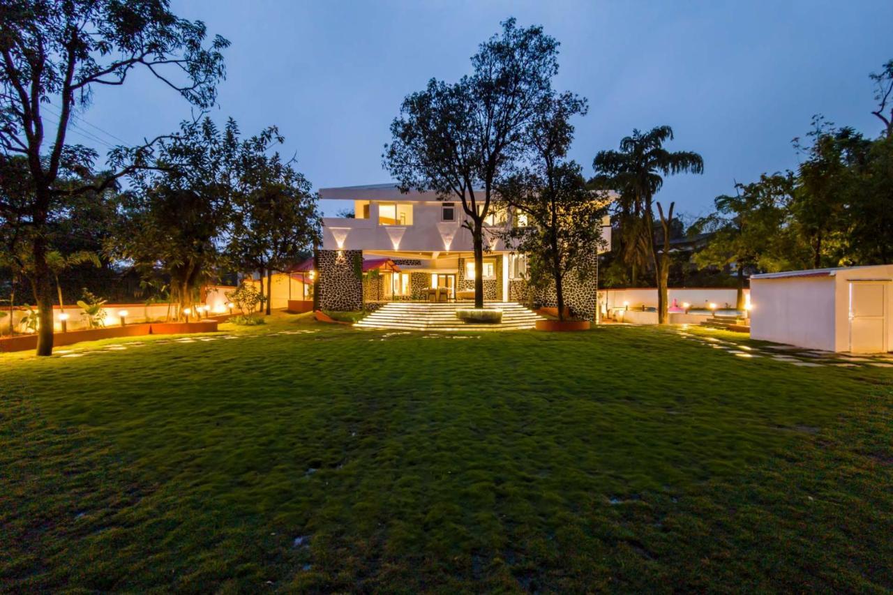 The Grey Medley By Stayvista With Mediterranean Interiors, Swimming Pool, Jacuzzi, Projector & A Lush Lawn With Gazebo لونافالا المظهر الخارجي الصورة